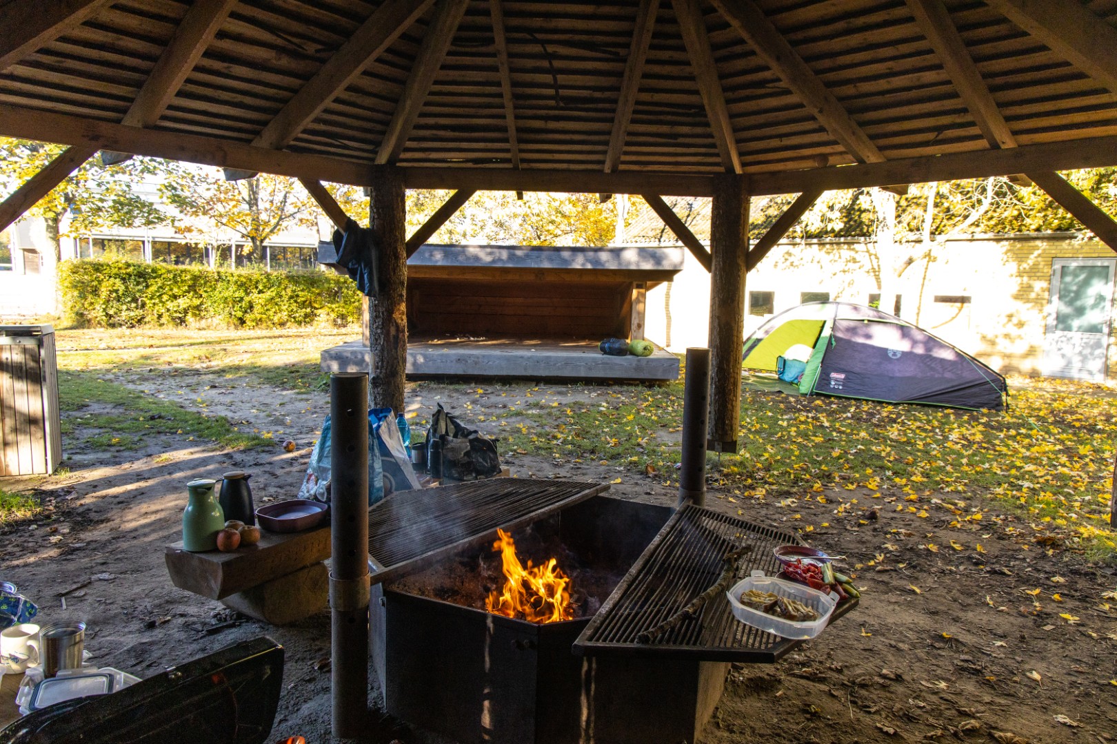 Bålsted, shelter og telt